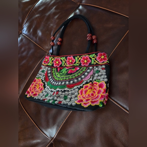 Floral Embroidered Women's Bag - Picture 5 of 14